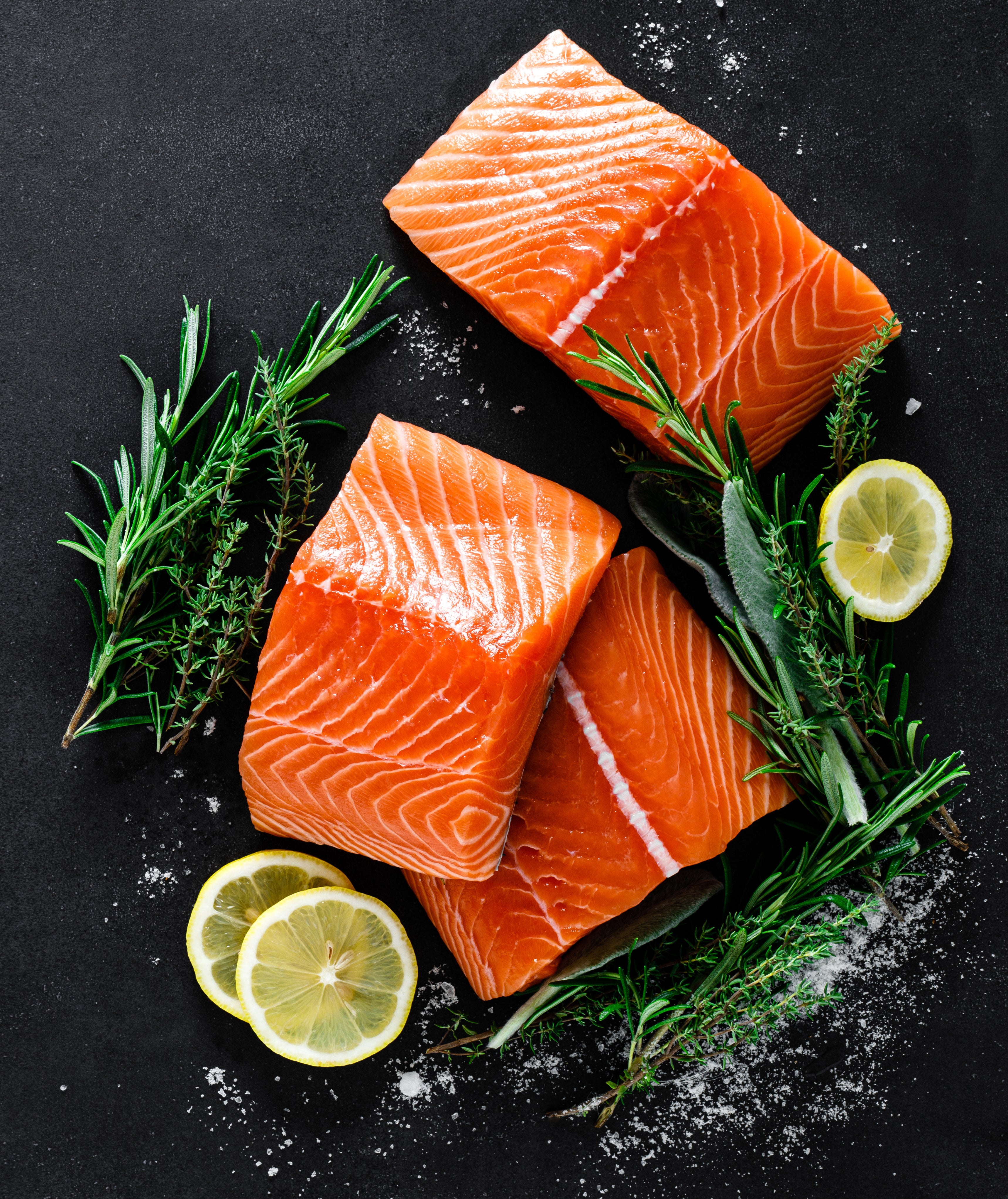 http://www.bradleysmoker.ca/cdn/shop/articles/Salmon._Fresh_raw_salmon_fish_fillet_with_cooking_ingredients_herbs_and_lemon_on_black_background_284190979.jpg?v=1685131910